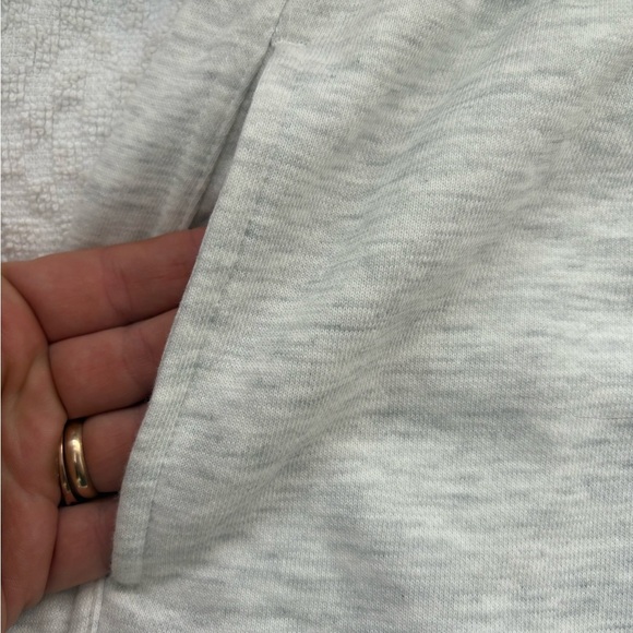 Lazypants women’s XL high waisted 5” Gray Casual Shorts - Picture 7 of 7